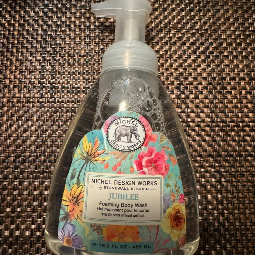 Michel design works Jubilee foaming body wash
